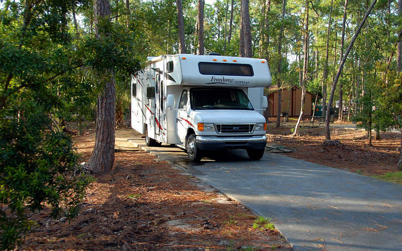 motorhome_camping_campsite