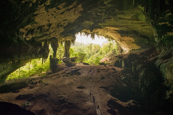 Caves-Niah-National-Park